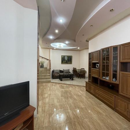 יירבאן Apartment #1 In The City Center מראה חיצוני תמונה