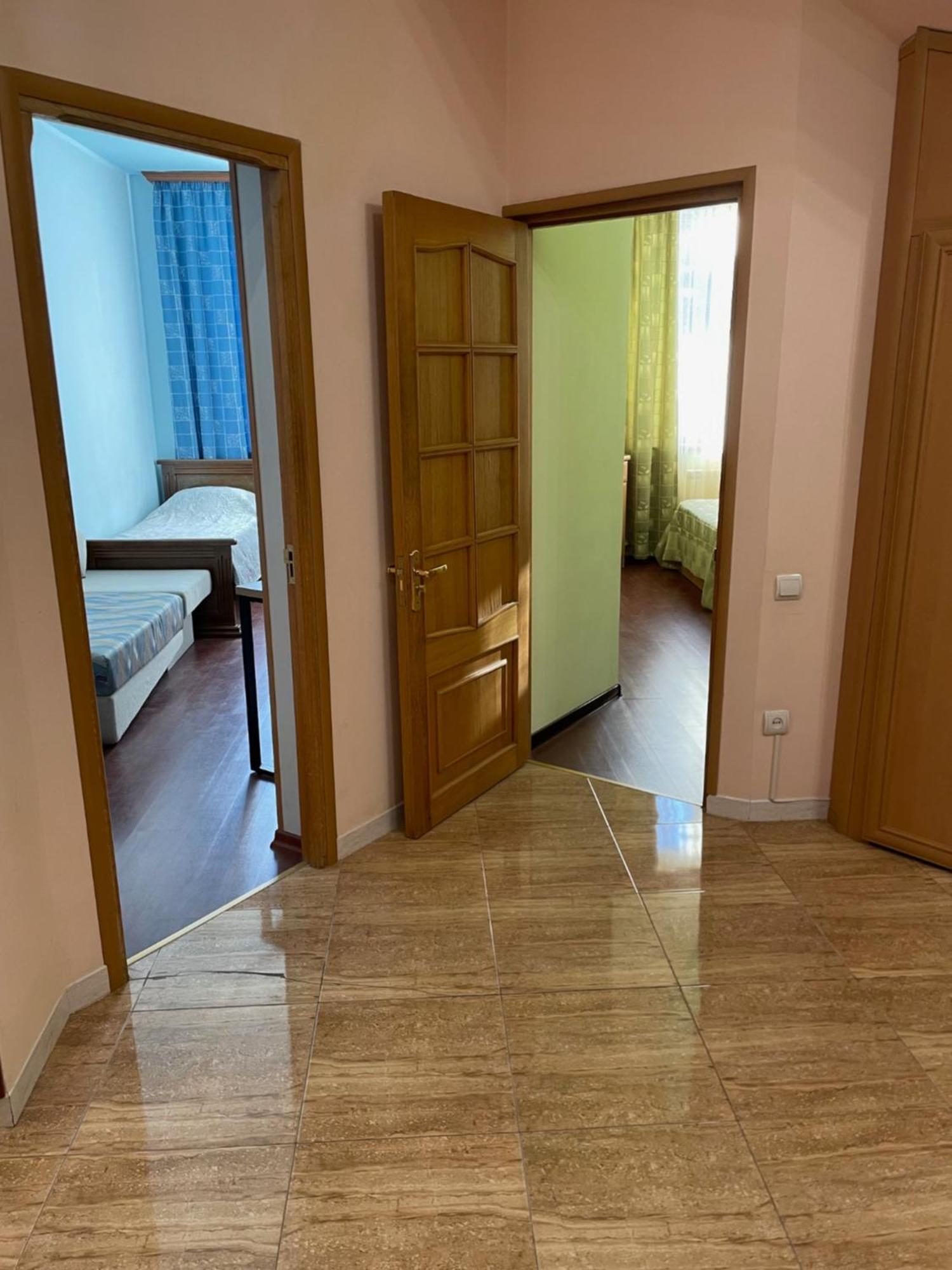 יירבאן Apartment #1 In The City Center מראה חיצוני תמונה