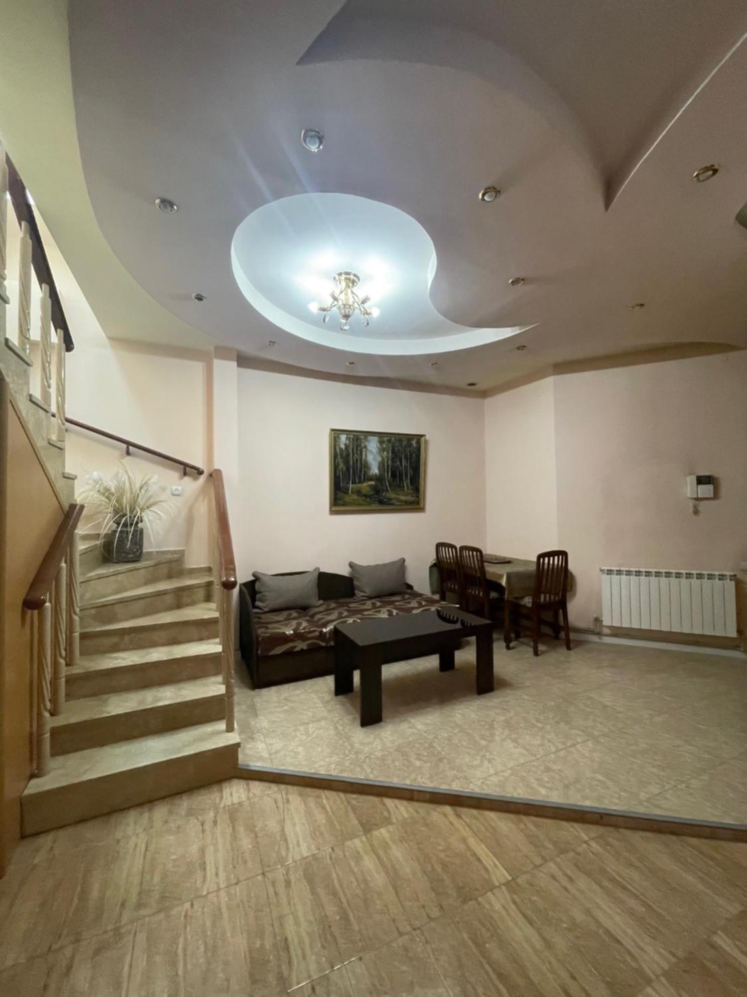 יירבאן Apartment #1 In The City Center מראה חיצוני תמונה