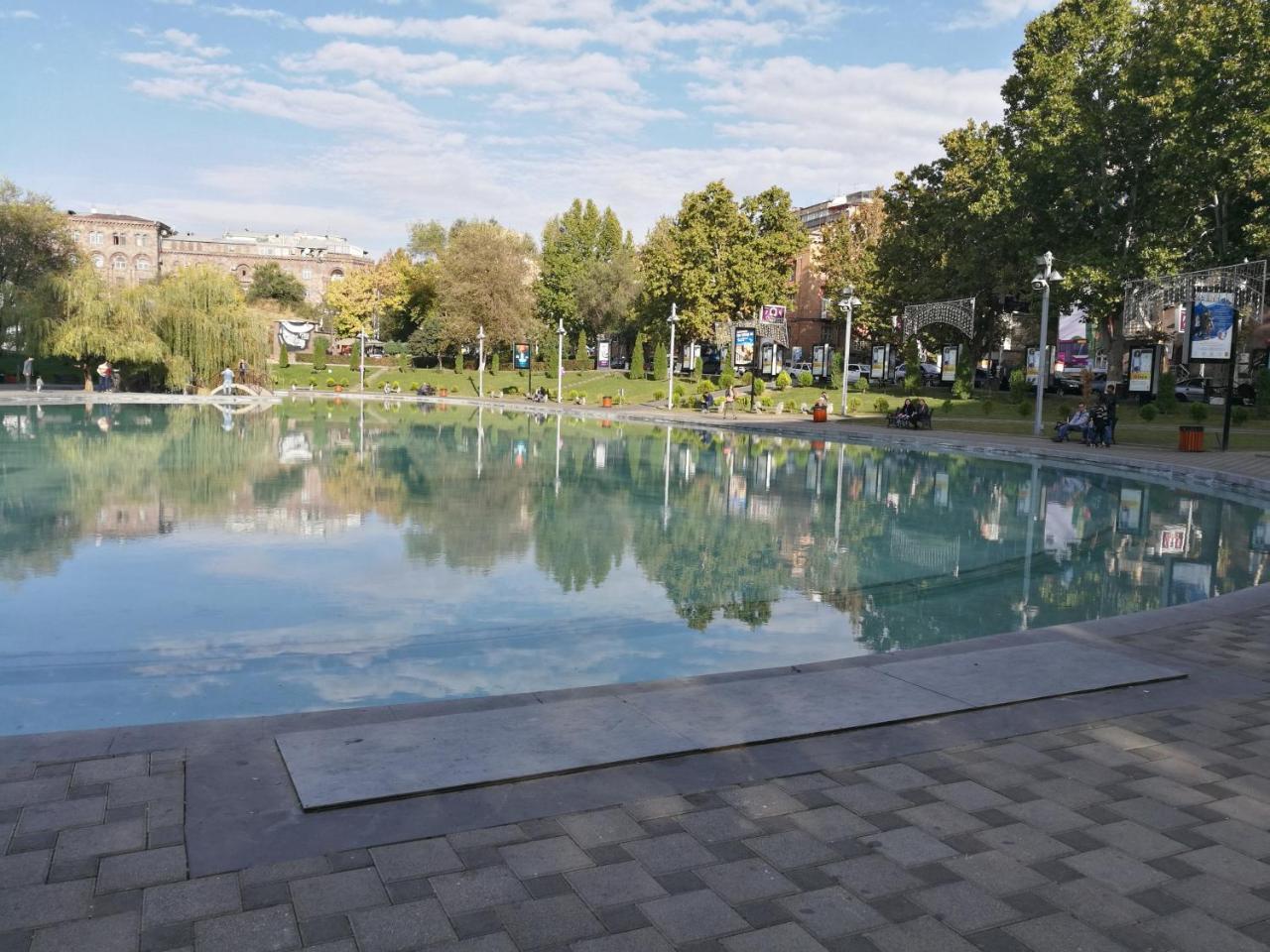 יירבאן Apartment #1 In The City Center מראה חיצוני תמונה